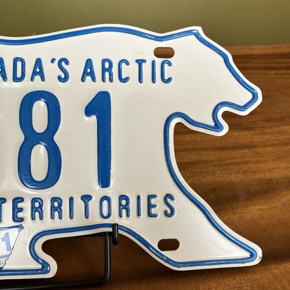 Vintage NORTHWEST TERRITORIES POLAR BEAR LICENSE PLATE W/NWT FEB 1991 Tag #35681 - Picture 5 of 9